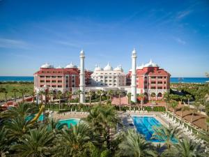 Royal Taj Mahal Hotel