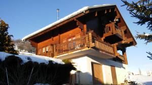 Chalets Spacieux Chalet : photos des chambres