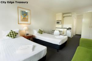 City Edge East Melbourne Apartment Hotel