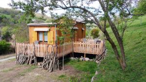 Maisons de vacances La roulotte du bucheron : Maison 2 Chambres