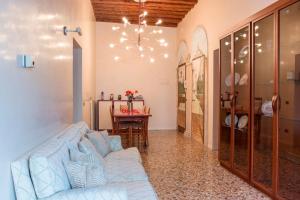 Two-Bedroom Apartment room in CA FOSCARINI 1