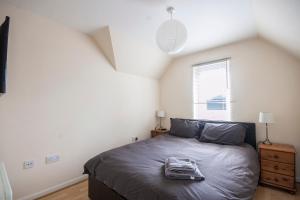 8 Varis Apartments
