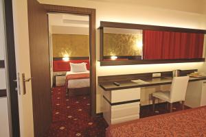 Deluxe Family Room room in Marwa Hotel