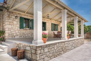 Anastasia Holiday Villa