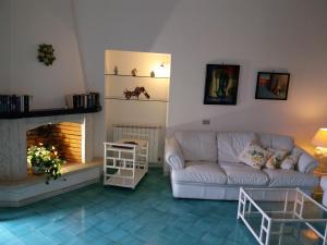 Deluxe Two-Bedroom Apartment