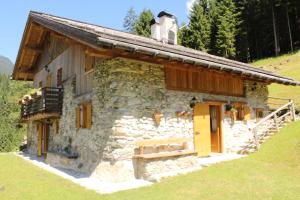 Ferienhaus Baita Val Vedena Caoria Italien