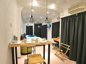 iBook Gurney Suites