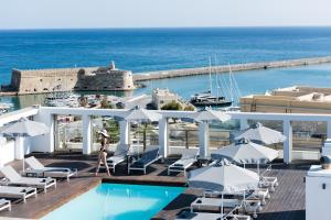Aquila Atlantis hotel, 
Heraklion, Greece.
The photo picture quality can be
variable. We apologize if the
quality is of an unacceptable
level.