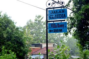 Villa Romy and Bungalows