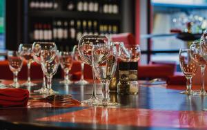 Hotels Logis Hotel Lons-le-Saunier - Restaurant Le Grill : photos des chambres