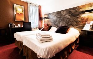 Hotels Logis Hotel Lons-le-Saunier - Restaurant Le Grill : photos des chambres