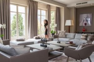 Luxurious Villa Overlooking Monaco