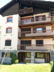 Appartamento con prato privato e BBQ
