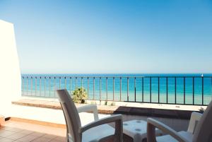 Double or Twin Room with Terrace - Sea View room in Hotel Miramar Badalona