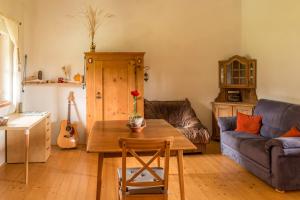 Outline chata Svetla