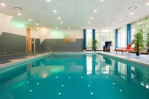 斯图加特辛德芬根梅斯美居酒店 - 尼尔廷根