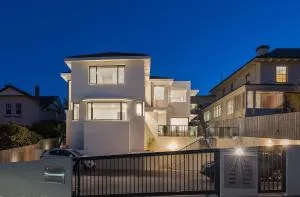 110 Hampden Apartments - Сенді-Бей