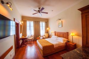 Regency Junior Suite Sea View room in Galle Face Hotel
