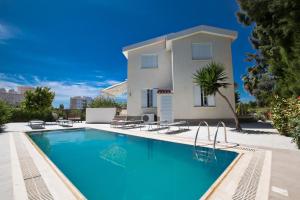Merab Center Villas