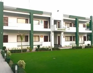 Hotel Whistling Greens - Farīdkot