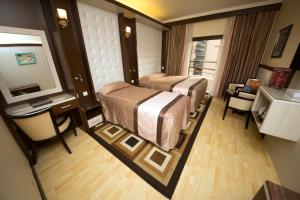 Standard Double Room with Balcony room in Al Khaleej Grand Hotel