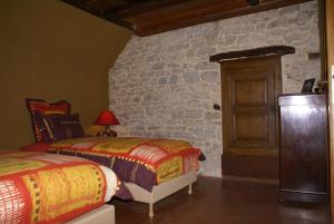 B&B / Chambres d'hotes Chambres d'hotes Les Charmettes : Grande Chambre Familiale