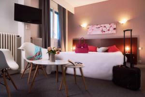 Logis Hotels Grand Hotel dOrléans