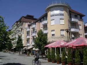 Centrum 2 Apartmanok - 赫维兹