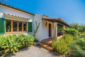 Three-Bedroom Townhouse room in Can Boi