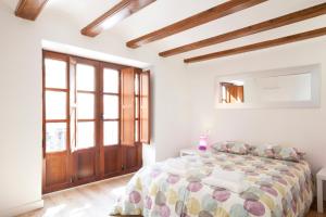 Singular Apartments Station