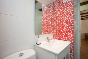 Singular Apartments Station