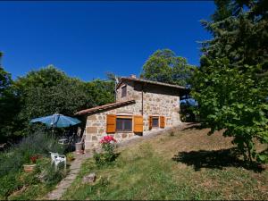 Quaint Cottage in Seggiano near Forest