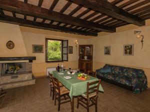 Pink Apartment with Shared Pool in Montoro near Rome