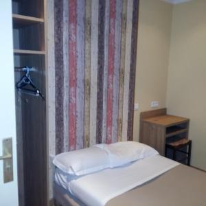 Hotels Hotel Roi Rene : Chambre Simple