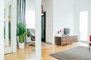 Chocolate Intercontinental Apartment