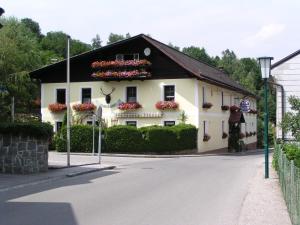 Pension Landhaus Ingrid B&B