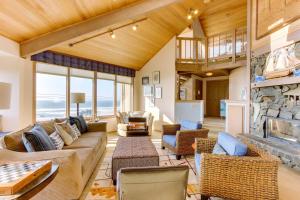 Haystack Views Vacation Rental, Holiday homes - Cannon Beach