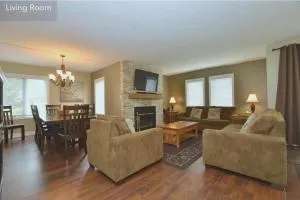 Large modern ground floor condo at Mountain Walk - Blue Mountains