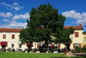 狄彭当斯利帕酒店 - 巴索维扎