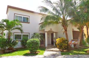 Izcalli Luxury Villa