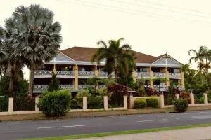 Waterfront Terraces - Cairns