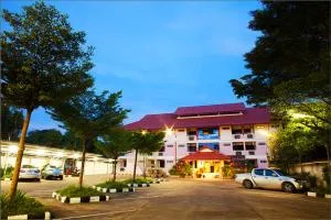 查苏里豪宅酒店 - Khun Han