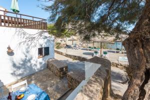 Blue Fisherman House 3 By homevillas360