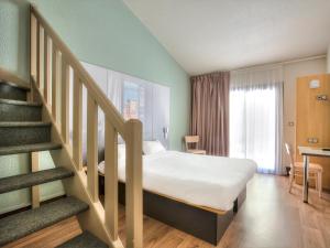 Hotels B&B HOTEL Villeneuve Loubet Village : photos des chambres