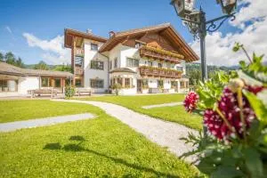 Apartments Hubertushof - Toblach