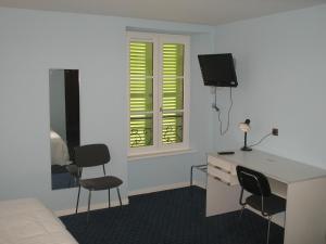 Hotels Le Central : Chambre Familiale