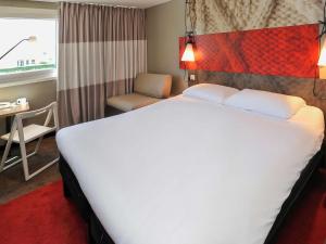 Hotels Ibis Villefranche Sur Saone : Chambre Standard avec 1 Lit Double et 1 Canapé-Lit - Non remboursable
