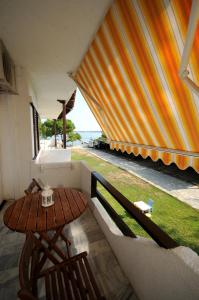 Haus Platanos Apartments & Bungalows by the Sea Halkidiki Greece