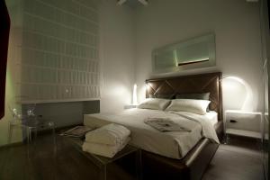 Classic Double Room with City View room in Luxury on the River