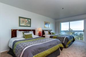 Sandstone Point Hotel